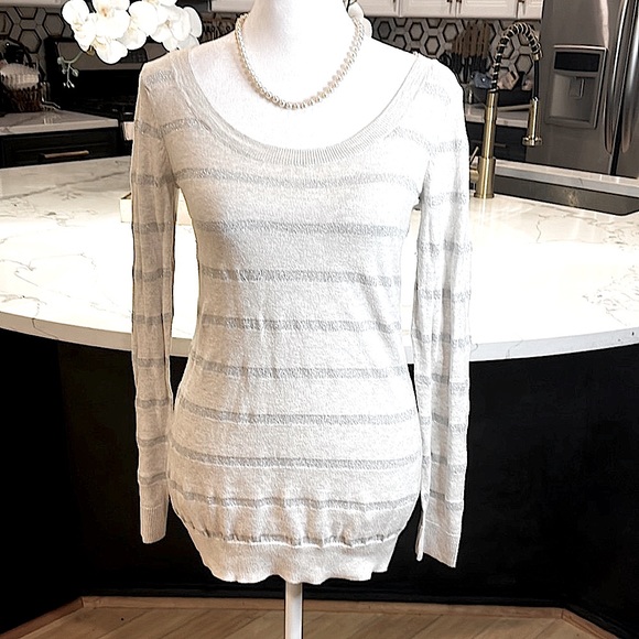 GAP Cream & Metallic Silver Stripped Thin Scoop Neck Sweater, Women’s Size Small - Picture 2 of 7